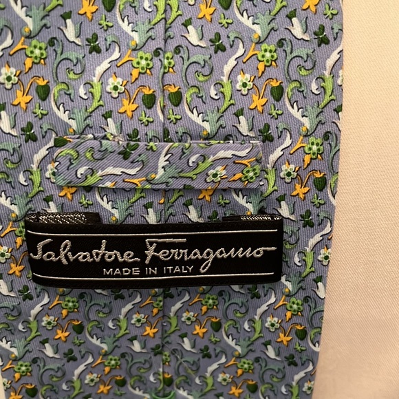 Salvatore Ferragamo tie - Picture 2 of 3